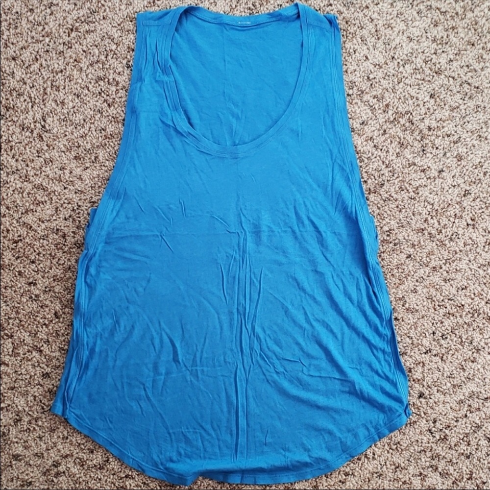 Lululemon muscle tank size 8